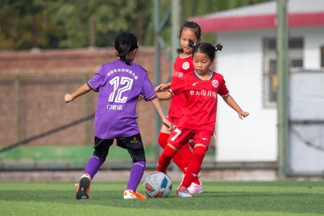 中乙-梁奕斌梅开二度 广州蒲公英2比1力克成都蓉城